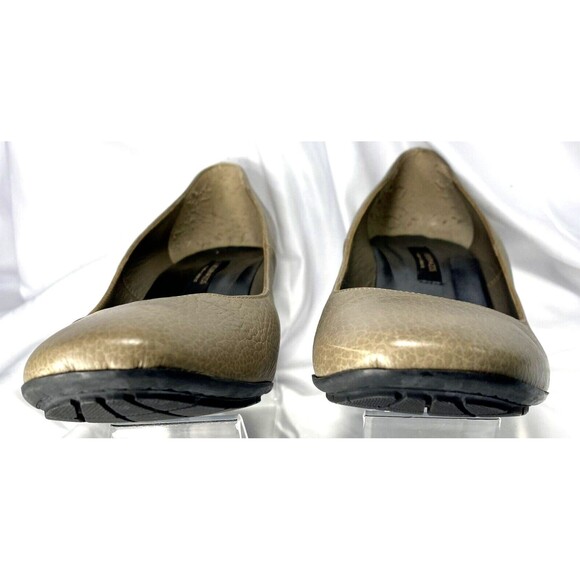 J. Bournazos Women's EU 40 US 9.5 Beige Heel Round Toe Slip-On Leather Pumps - Picture 6 of 7